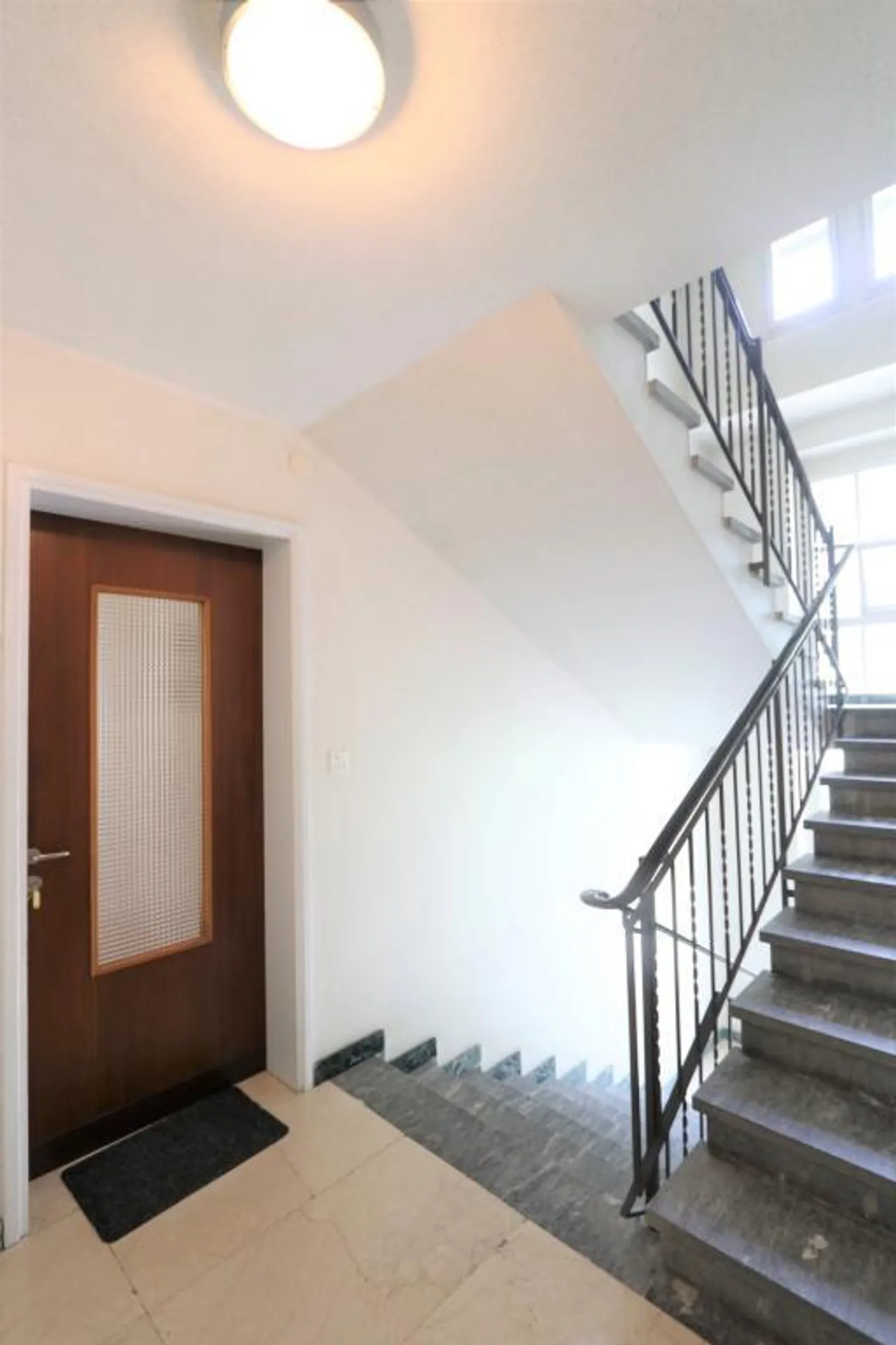 «7-Familienhaus mit Ladenlokal mit hoher Rendite / casa con 7 appartamenti e negozio con alto rendimento» - Foto 11 di 19