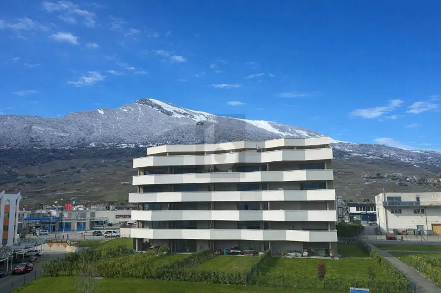 Appartement Charmant avec Vue sur Montagne - Photo 1 sur 6