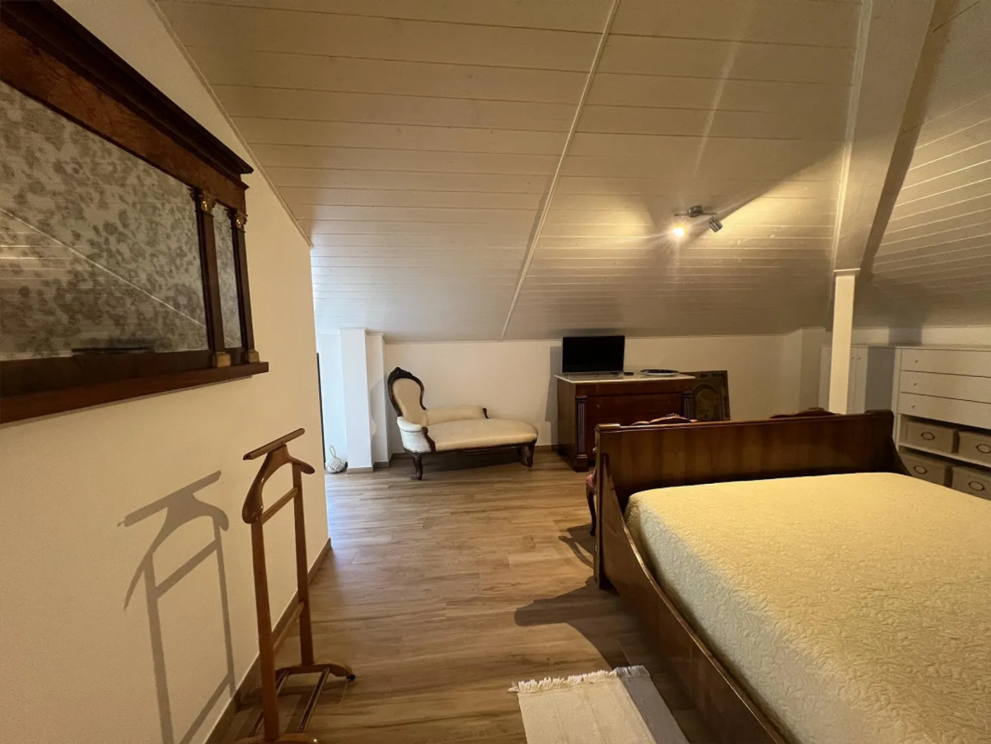 Riva San Vitale EMPLACEMENT CENTRAL ET FACE AU LAC, PENTHOUSE en parfait état - Photo 28 sur 29