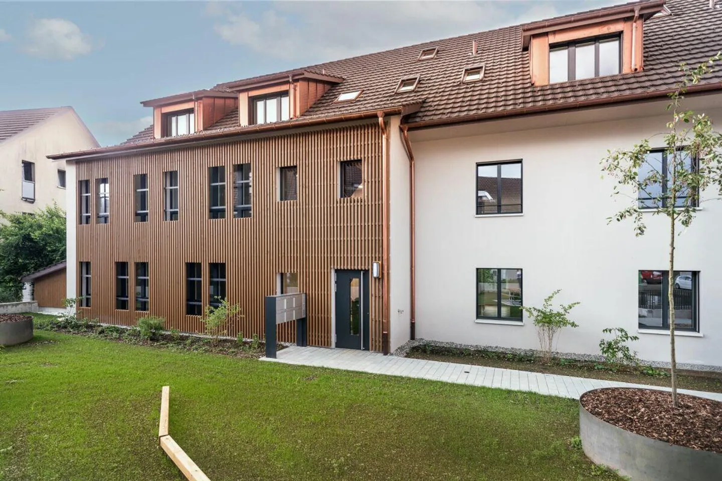 Raffinierte 3.5-Zimmer-Neubaudachwohnung mit offener Galerie und Ma... - Foto 1 von 10