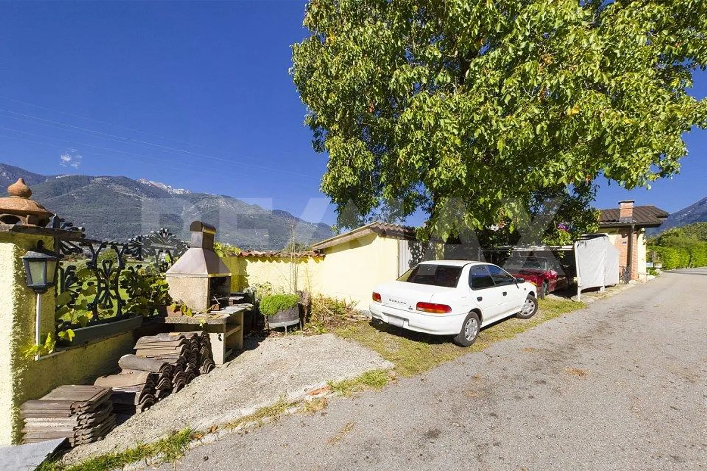 Casa unifamiliare rustica in mezzo a vigneti e montagne - Foto 5 di 10