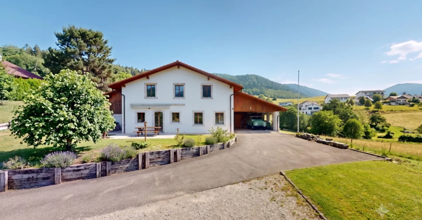 Maison Familiale Élégante à Court - Photo 1 sur 13