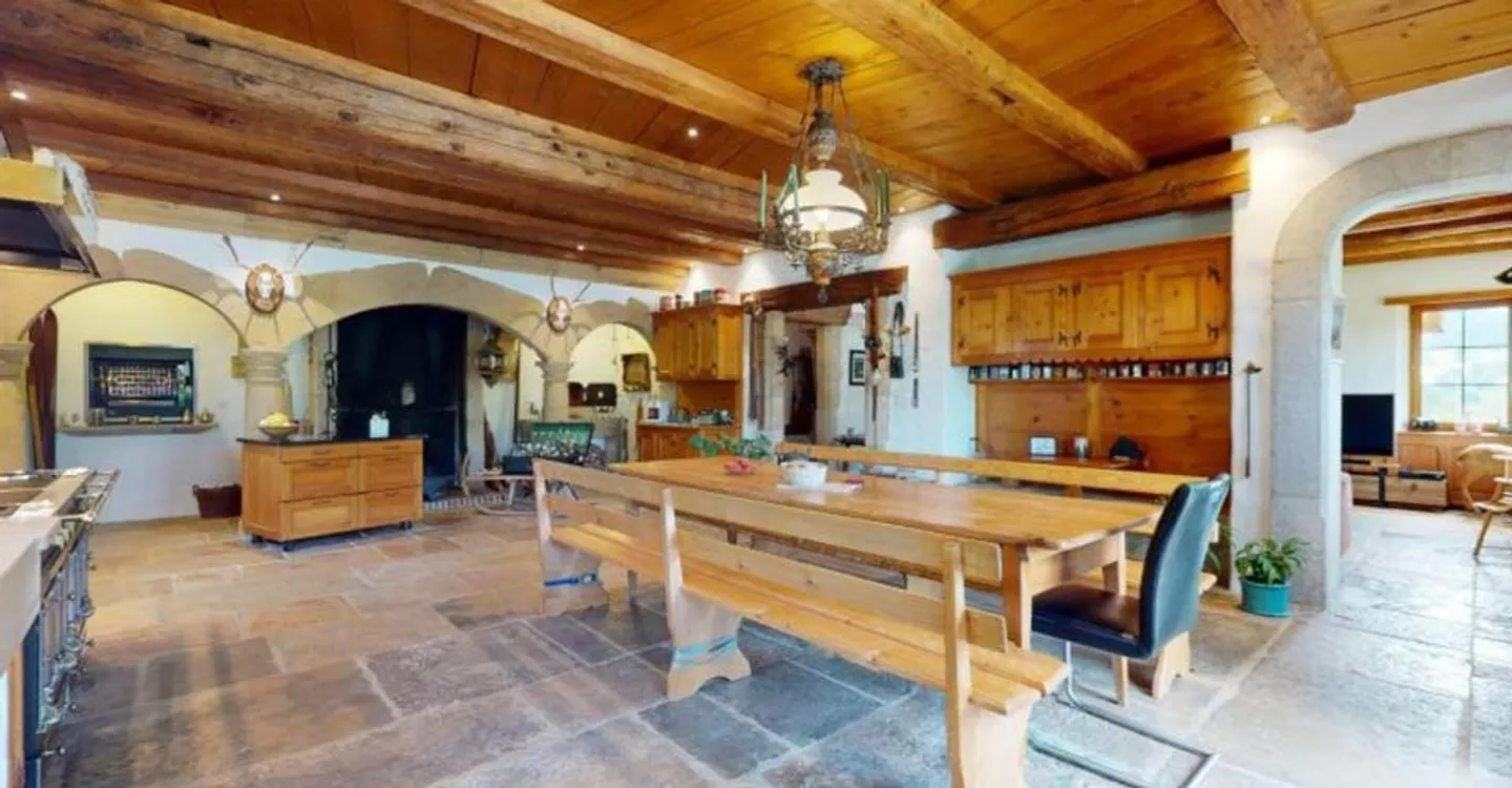 Maison Familiale Élégante à Court - Photo 10 sur 13