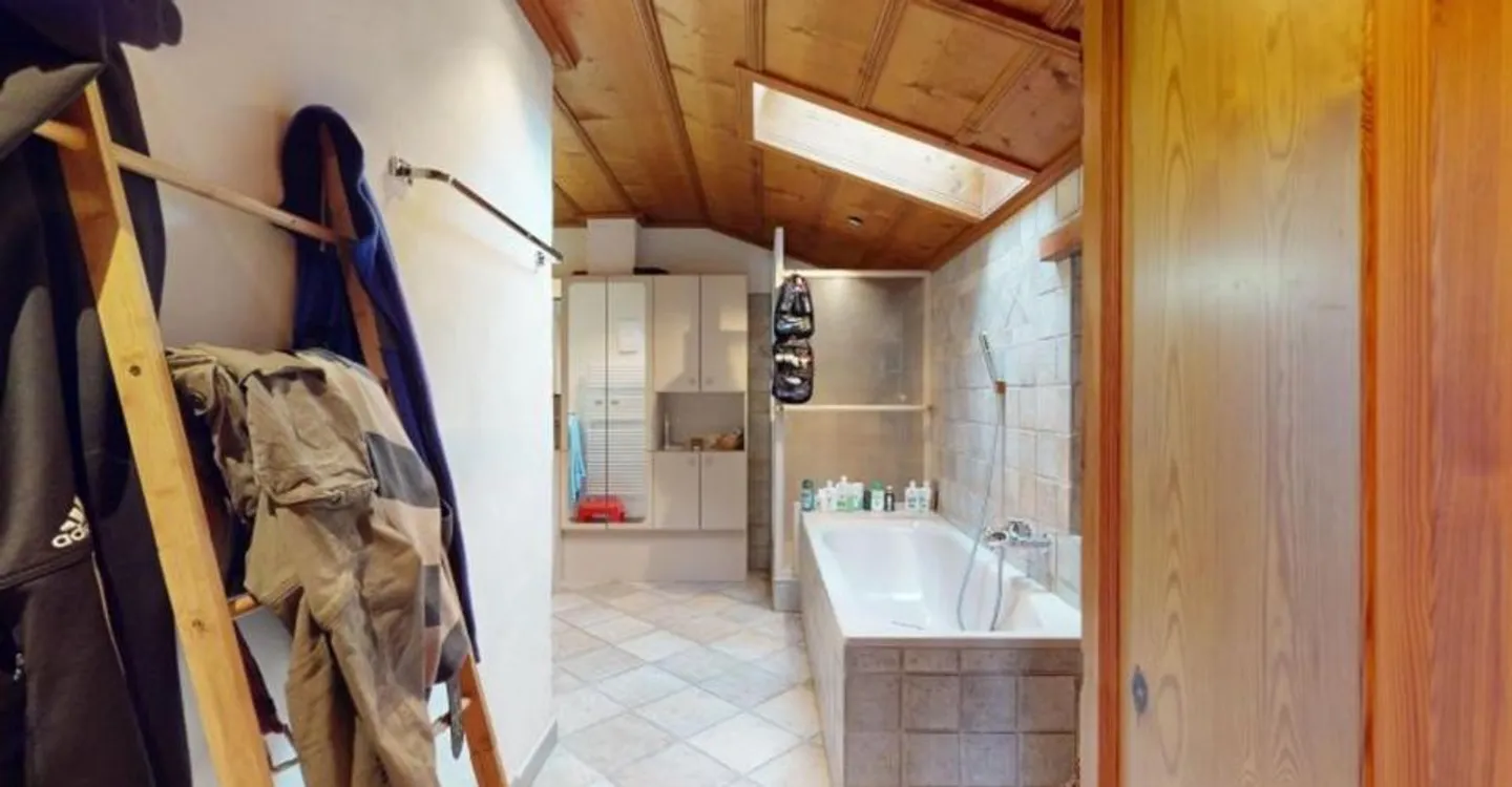 Maison Familiale Élégante à Court - Photo 11 sur 13