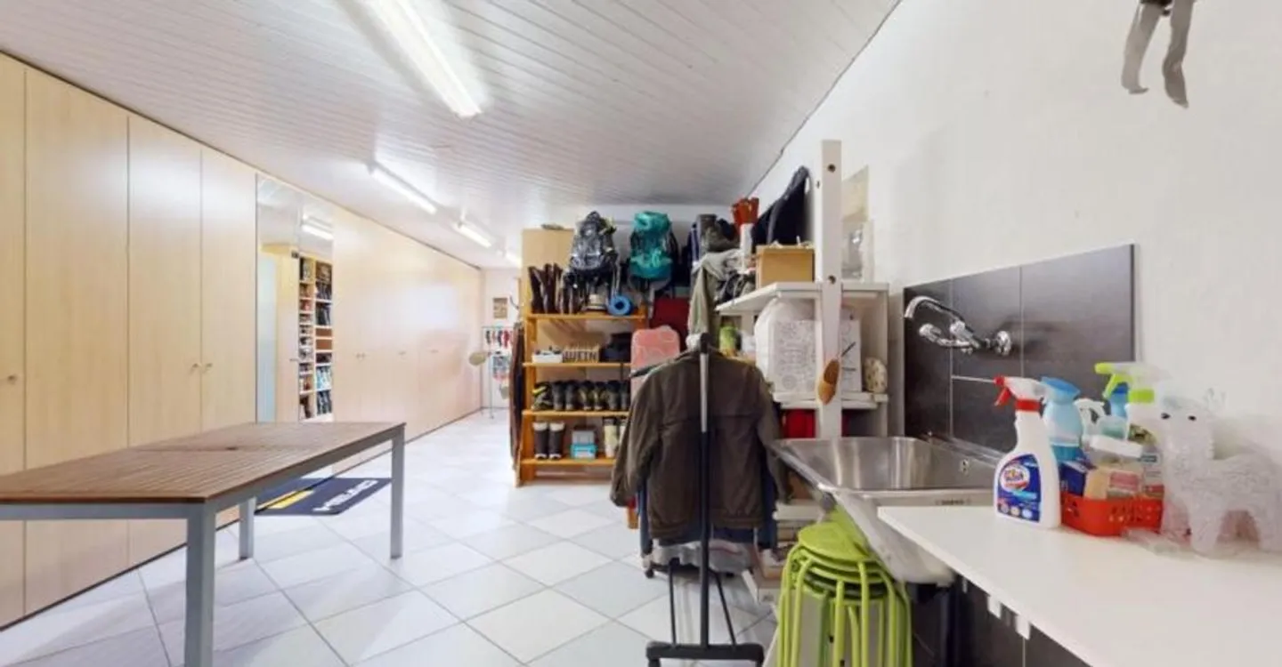 Maison Familiale Élégante à Court - Photo 12 sur 13