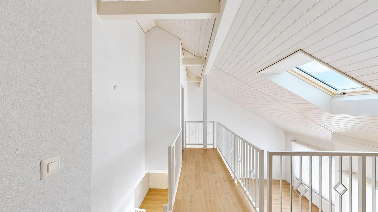 Appartement spacieux et beau avec galerie - Photo 5 sur 10