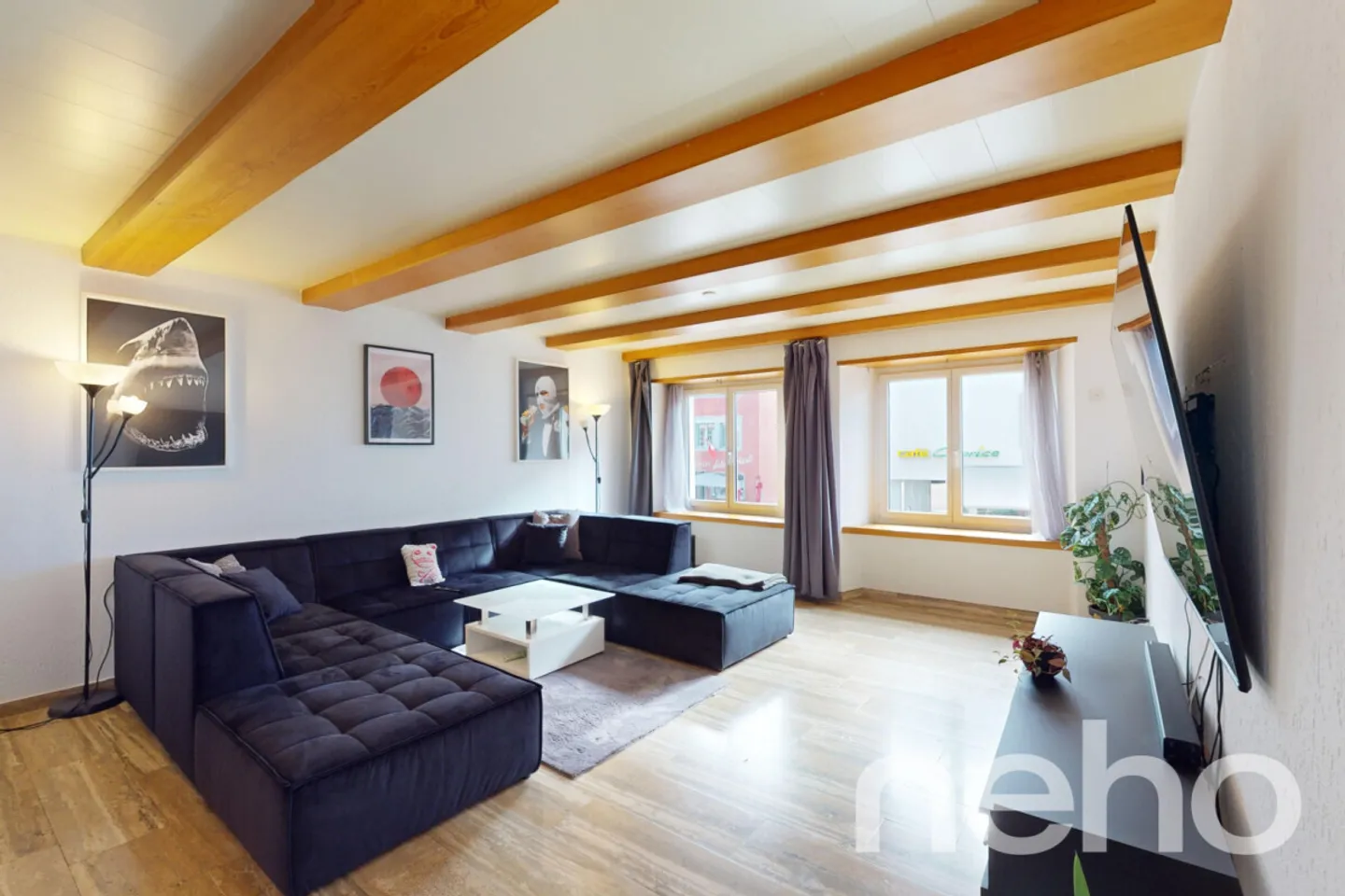 Mixed-use building for sale - Photo 2 of 13