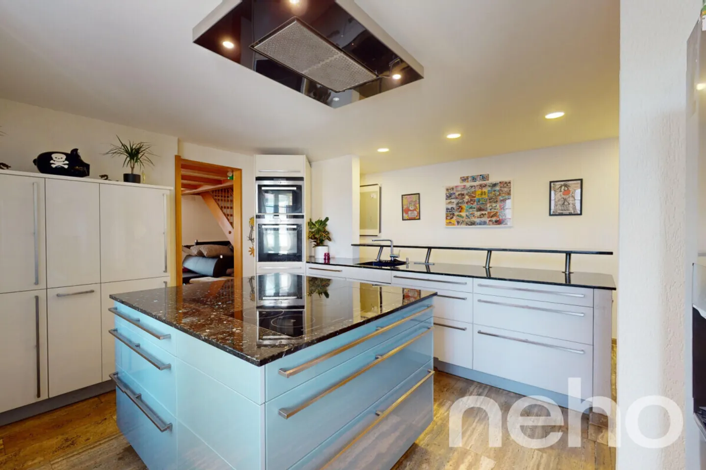 Mixed-use building for sale - Photo 3 of 13