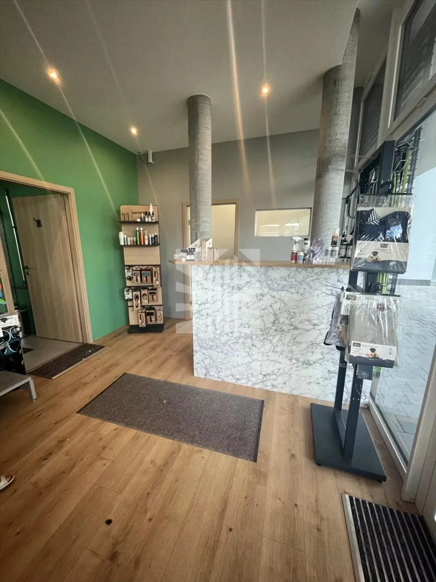 Arcade commerciale di 35 m² con buona visibilità - Foto 2 di 2