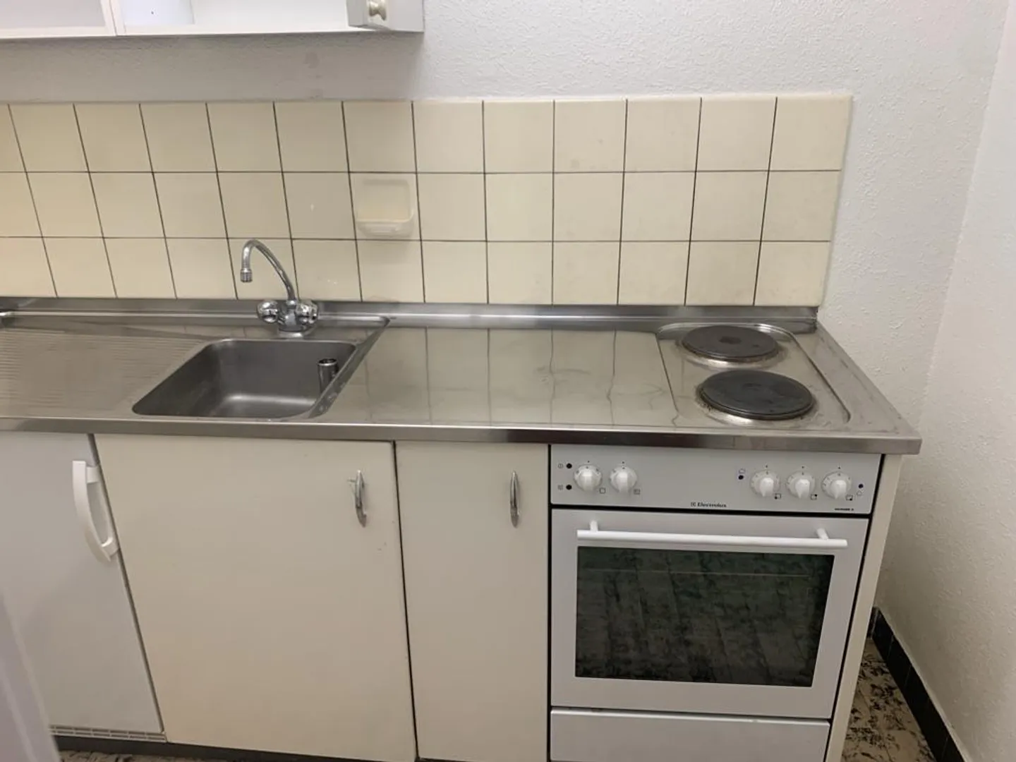 Furnished Studio Apartment for Rent - Photo 3 of 3