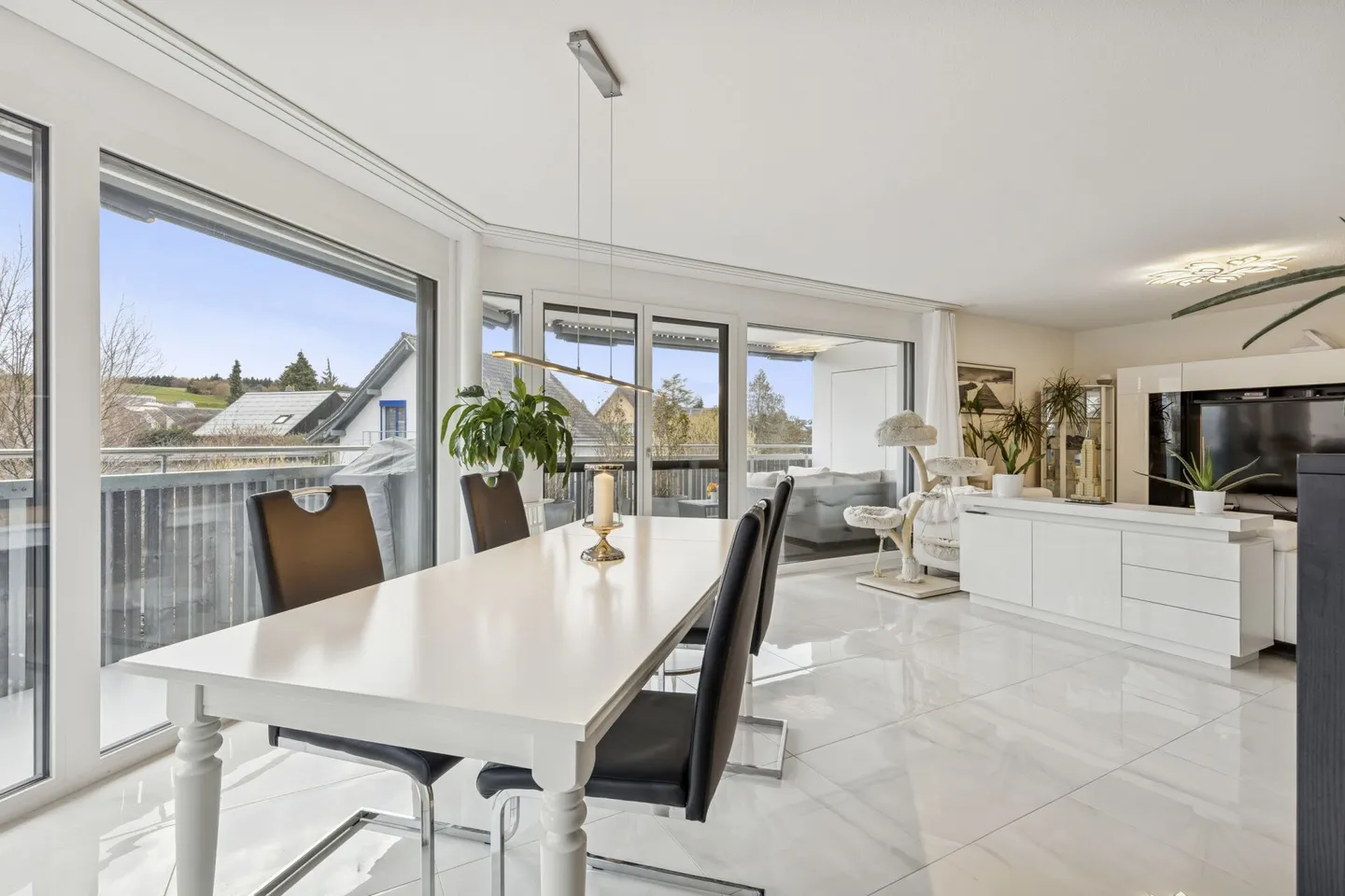 Appartement moderne de 5,5 pièces avec style et confort - Photo 3 sur 14