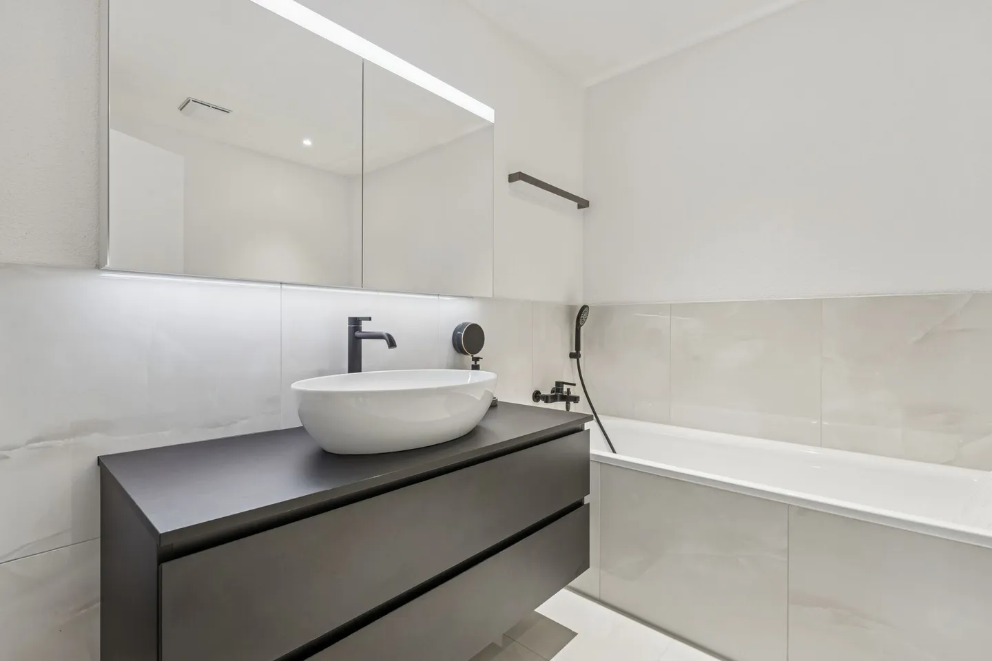 Appartement moderne de 5,5 pièces avec style et confort - Photo 8 sur 14