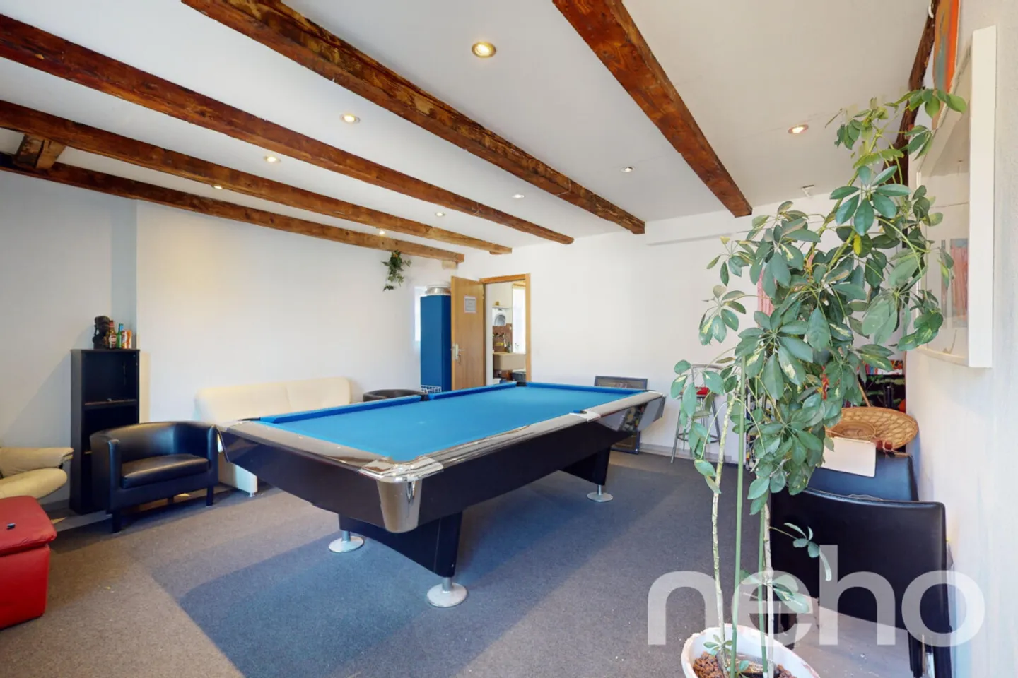 Mixed-use building for sale - Photo 10 of 13