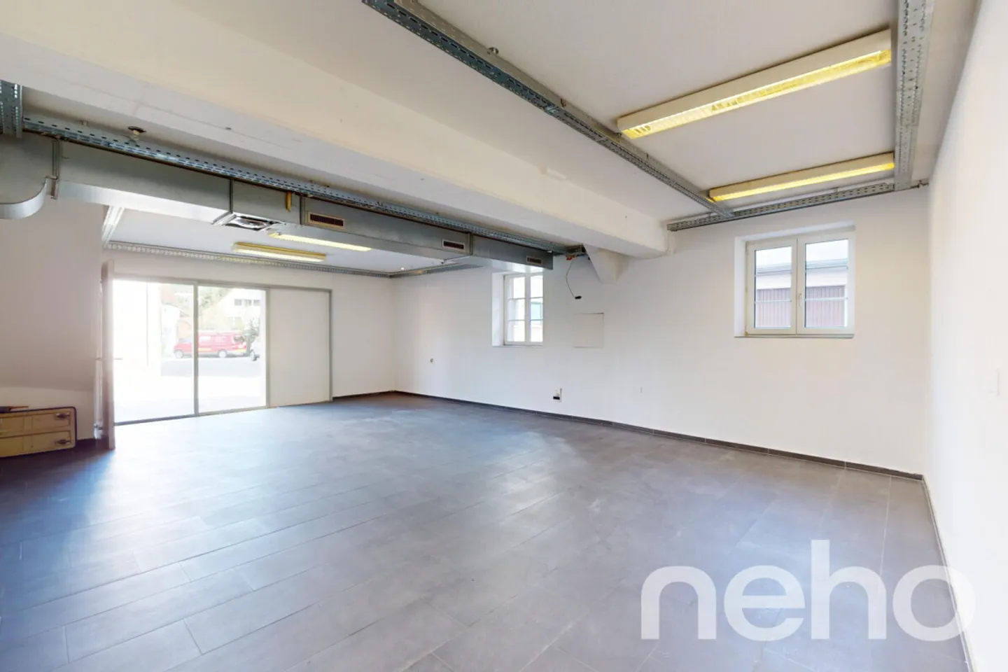 Mixed-use building for sale - Photo 9 of 13