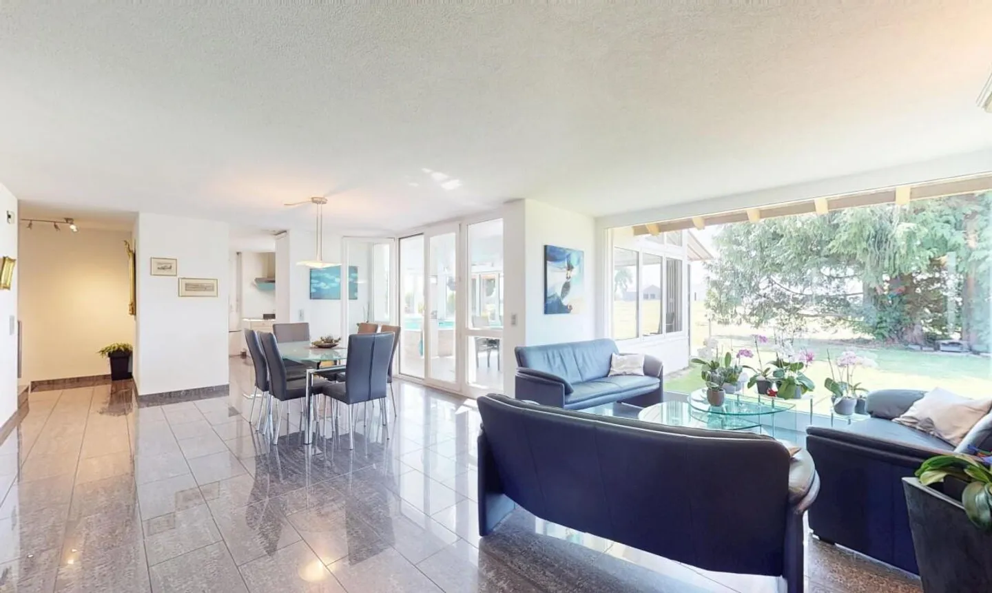 Belle maison individuelle avec 250m2 de surface habitable, piscine, spa et jardin d'hiver - Photo 4 sur 13