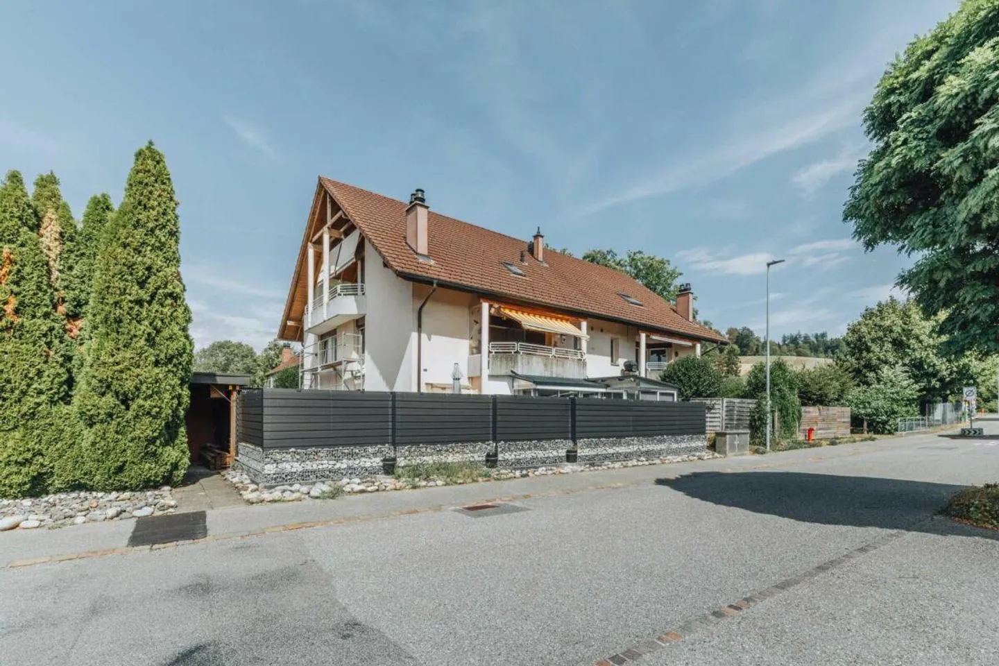 Appartement lumineux de 4,5 pièces avec balcon couvert - Photo 5 sur 18