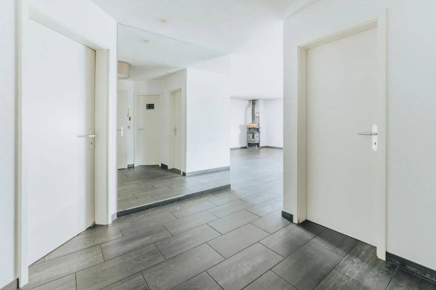 Appartement lumineux de 4,5 pièces avec balcon couvert - Photo 13 sur 18