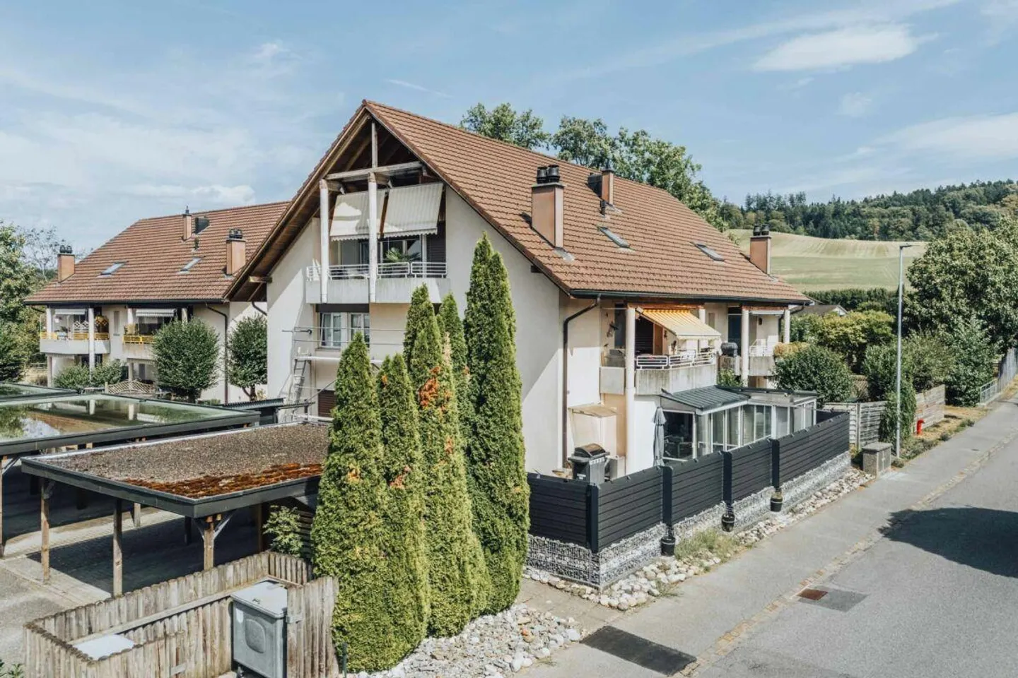 Appartement lumineux de 4,5 pièces avec balcon couvert - Photo 2 sur 18