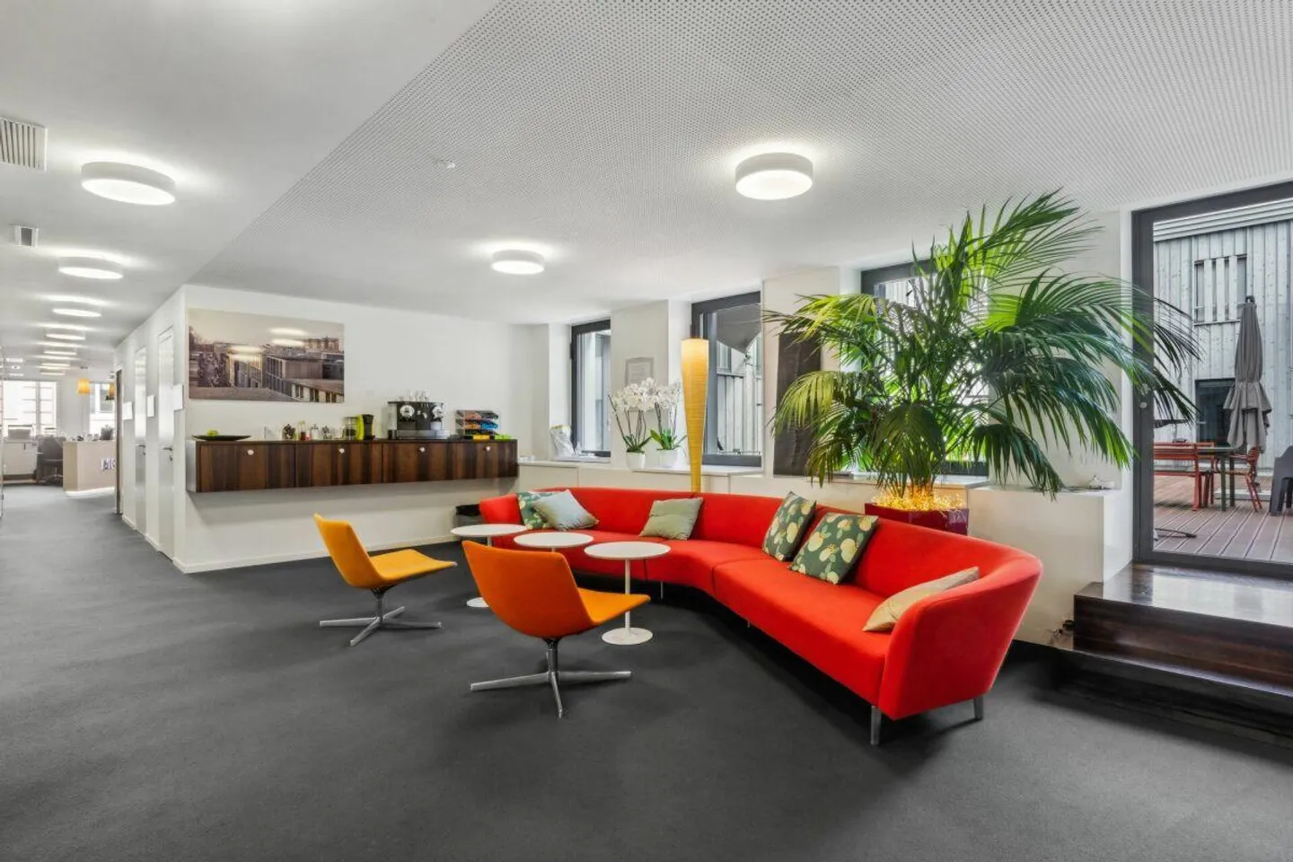 Uffici con arredamento parziale di 630 m2, quartiere Flon - Foto 1 di 13