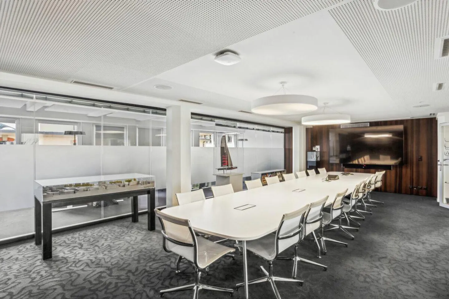 Uffici con arredamento parziale di 630 m2, quartiere Flon - Foto 2 di 13