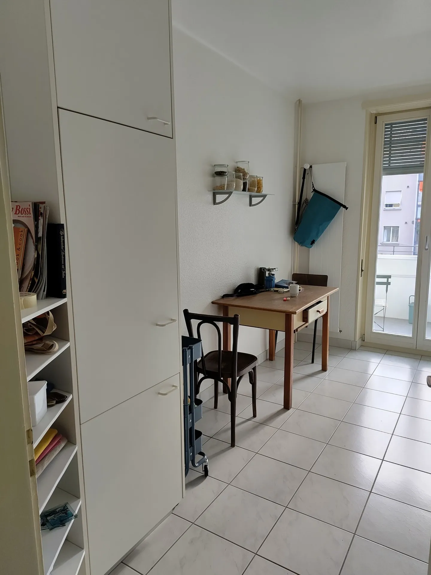 Charming Apartment with Balcony - Photo 6 of 8