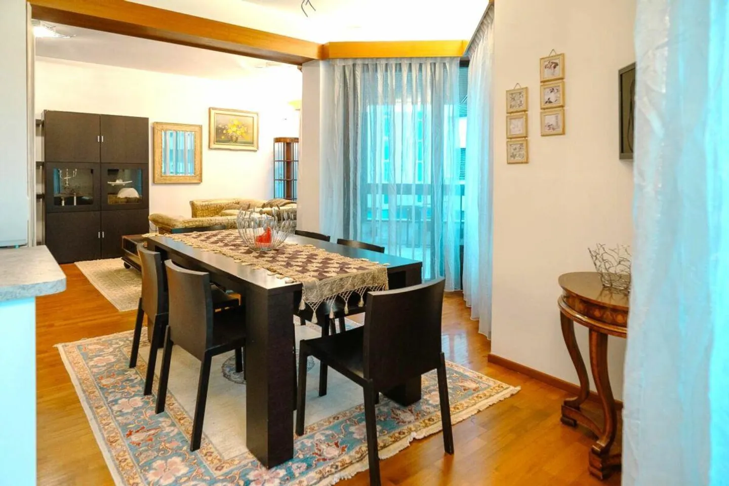 Bel appartement de 3,5 pièces dans un emplacement stratégique - Photo 3 sur 8