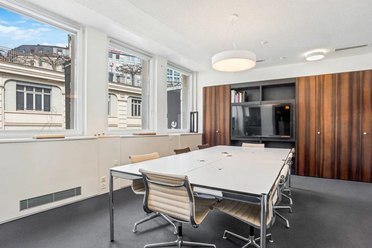 Uffici con arredamento parziale di 630 m2, quartiere Flon - Foto 3 di 13
