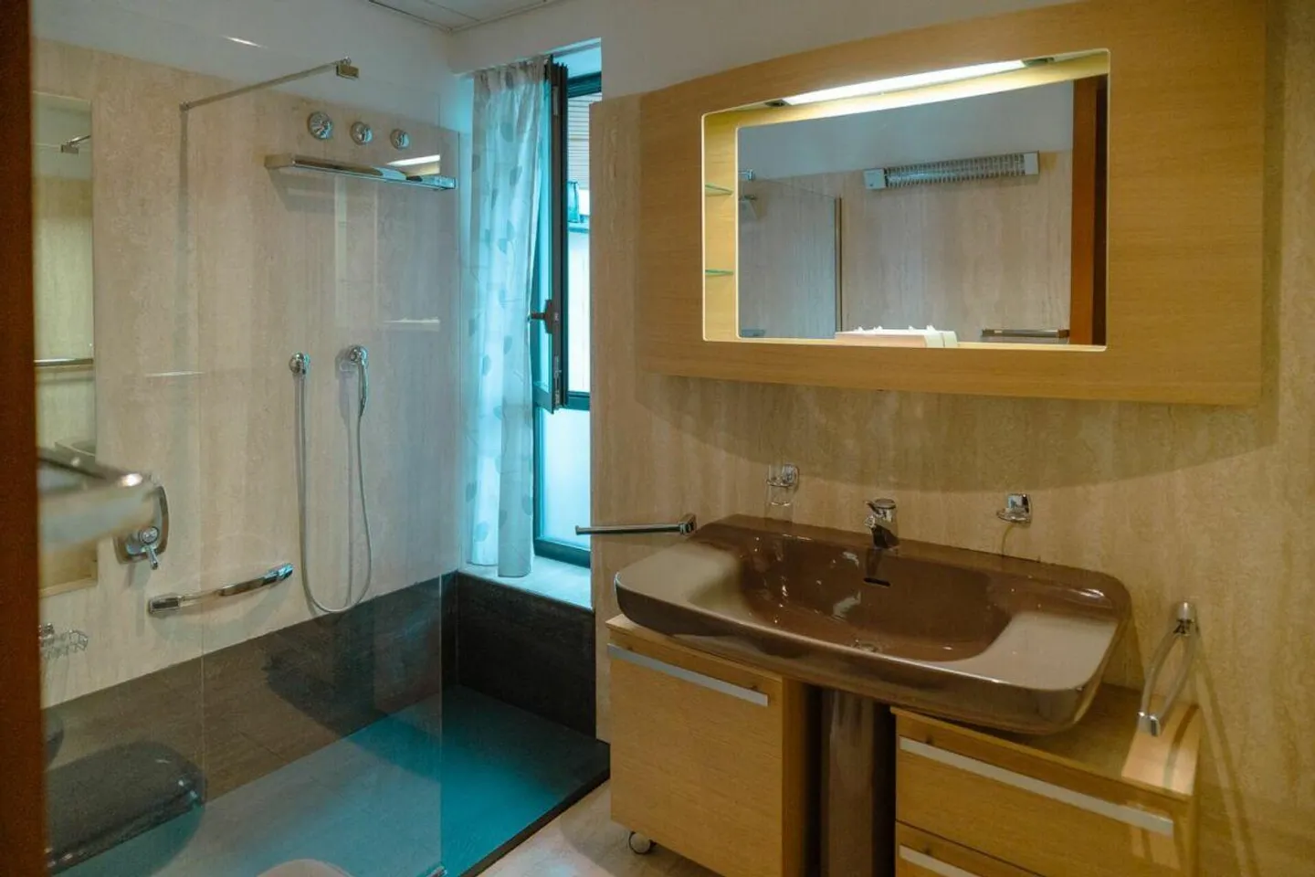 Bel appartement de 3,5 pièces dans un emplacement stratégique - Photo 6 sur 8