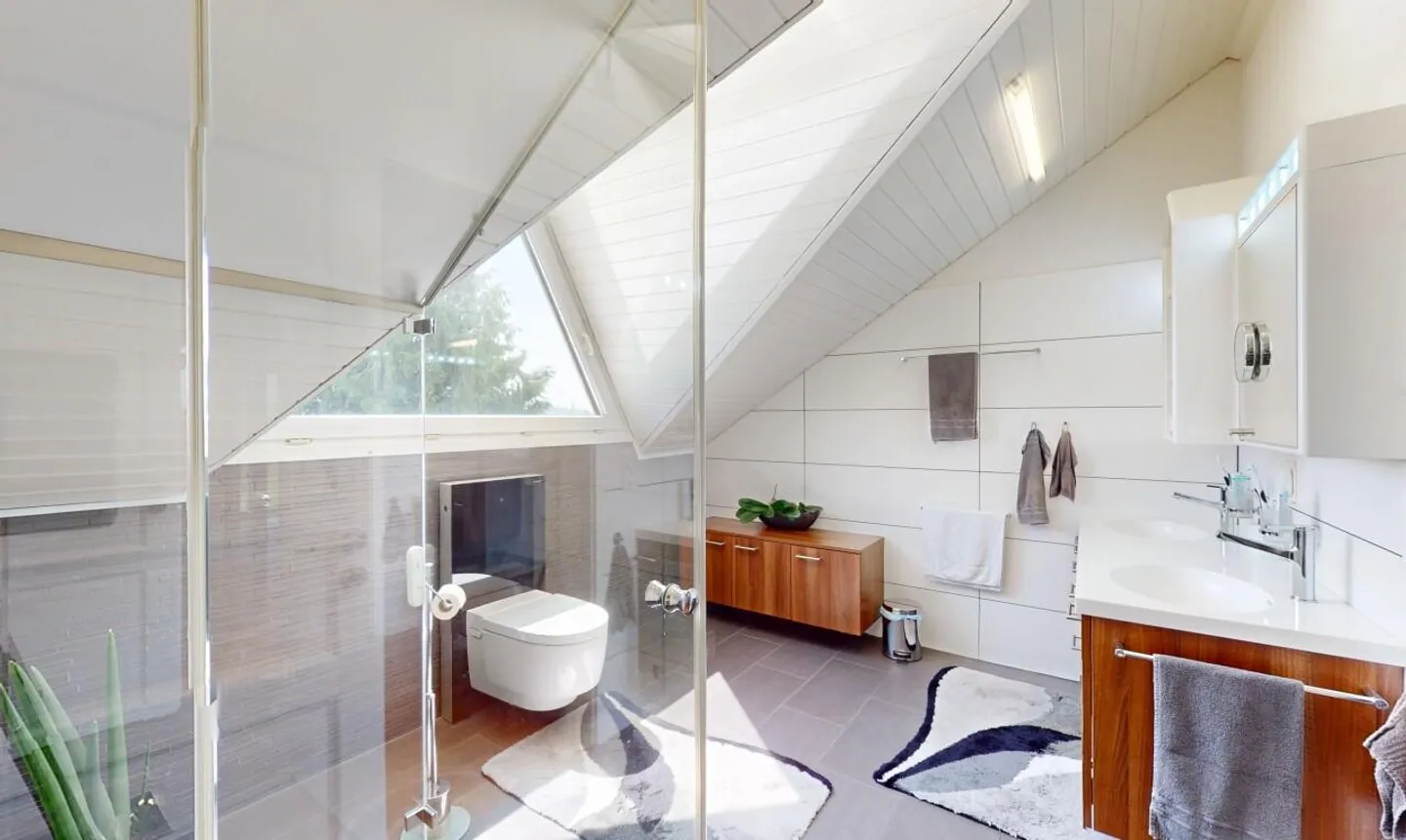 Belle maison individuelle avec 250m2 de surface habitable, piscine, spa et jardin d'hiver - Photo 12 sur 13