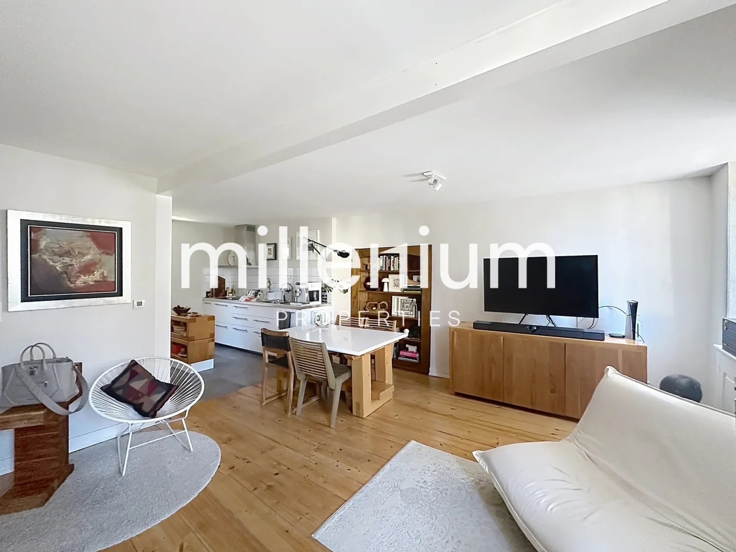 Charming bright triplex house in the heart of Cologny - Photo 3 of 4