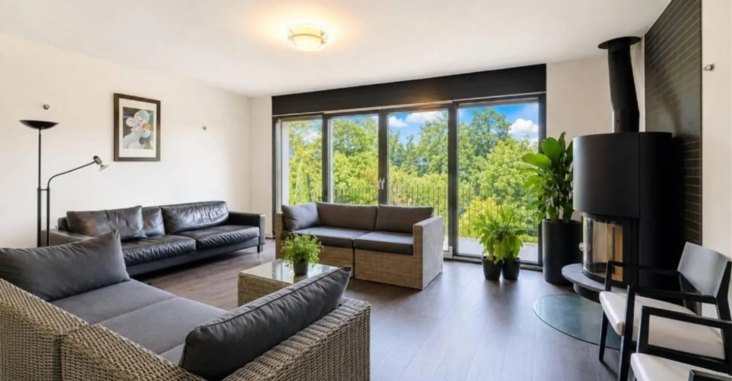 Villa mitoyenne contemporaine avec jardins et vue dégagée à Pully - Foto 1 di 10