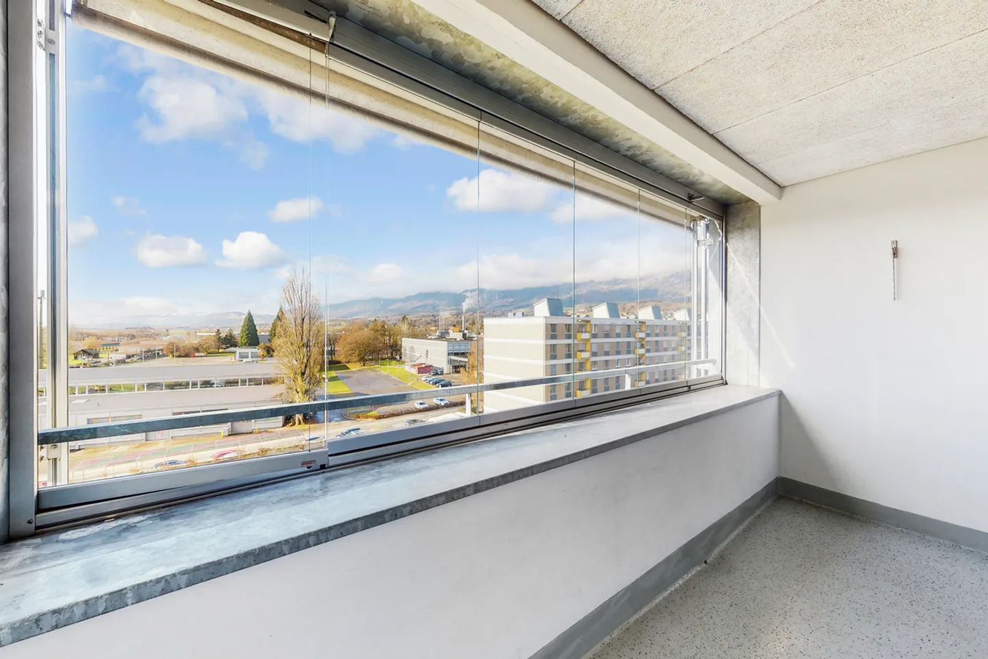 Individual Living on Two Floors - Limited until 30.09.2027 - Photo 5 of 11