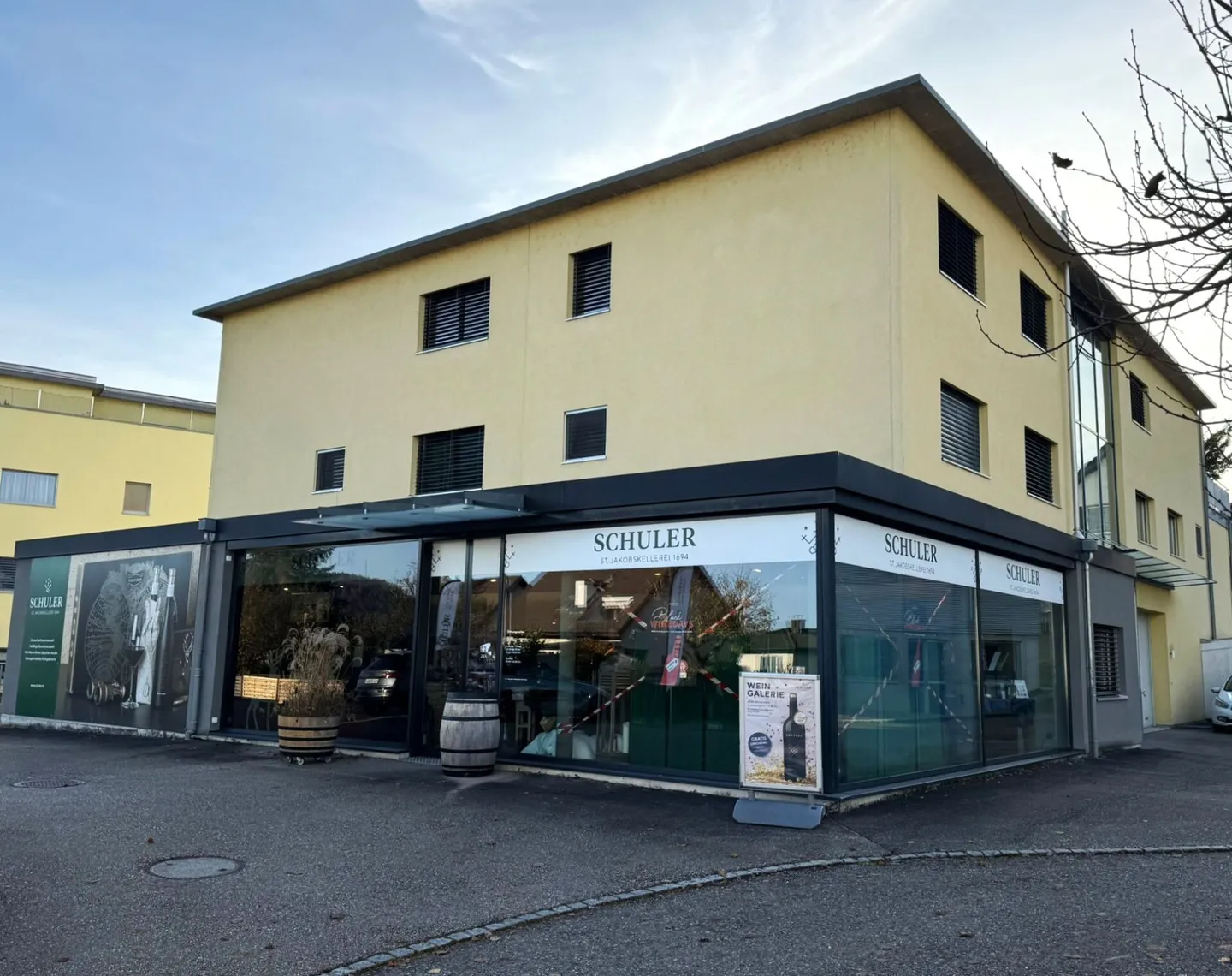 Modernes Gewerbeobjekt an sehr guter Lage vor den Toren Aarau's zu verkaufen - Foto 1 von 12