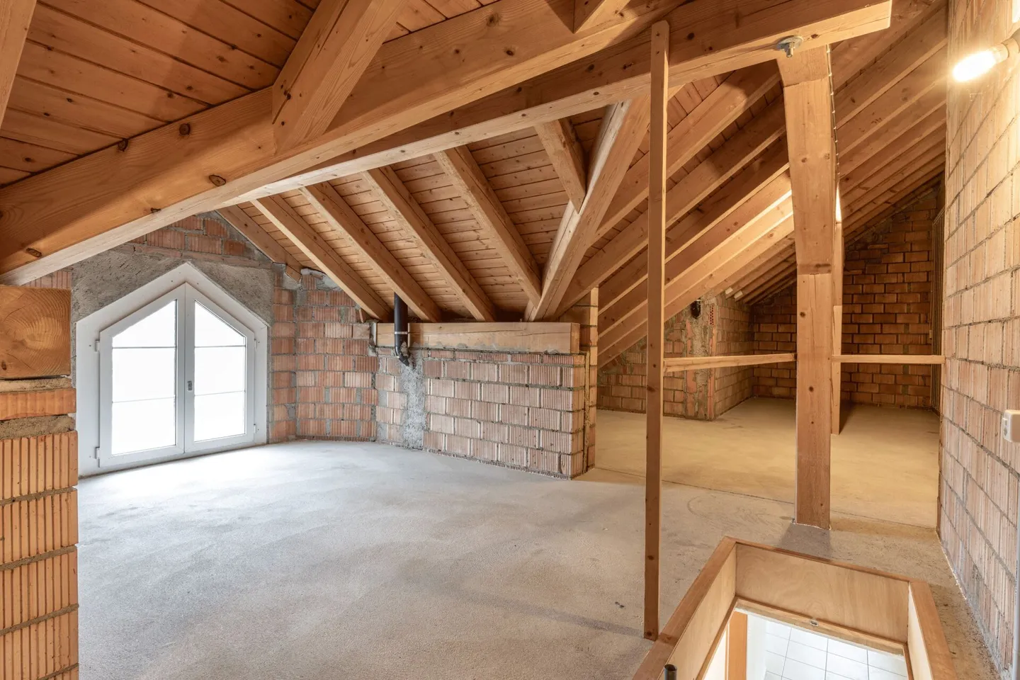 Einzigartige, helle Wohnung mit individuellem Grundriss und zwei Balkonen - Foto 12 von 14