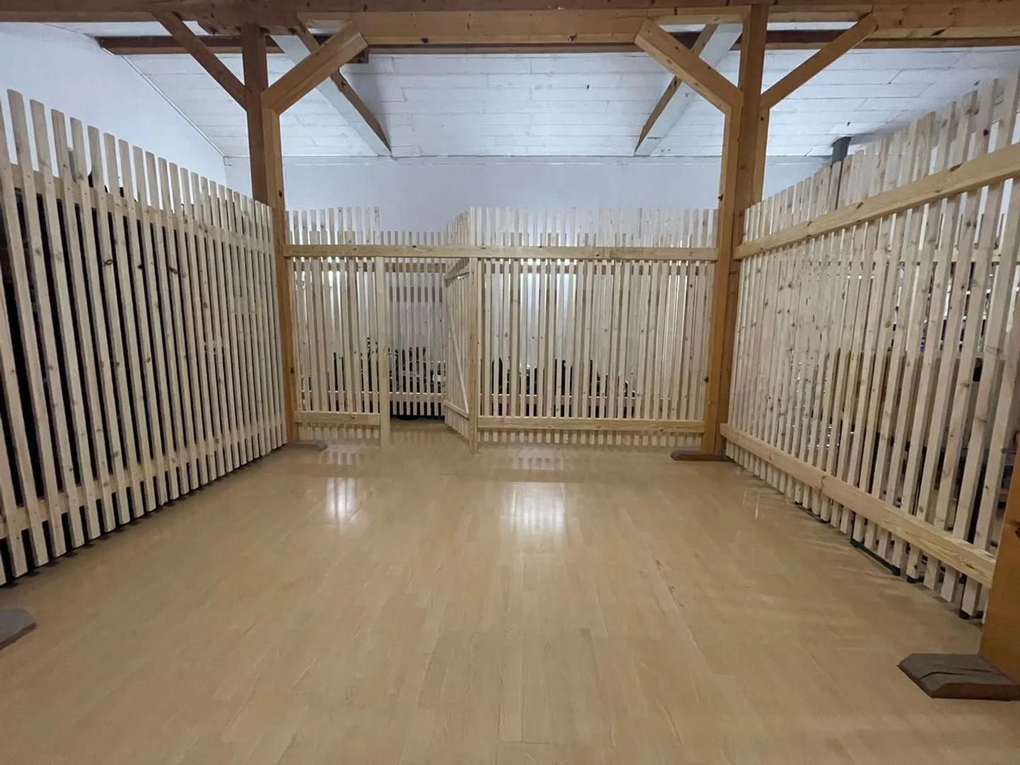 Storage spaces, commercial rooms and parking spaces for rent - Photo 1 of 8