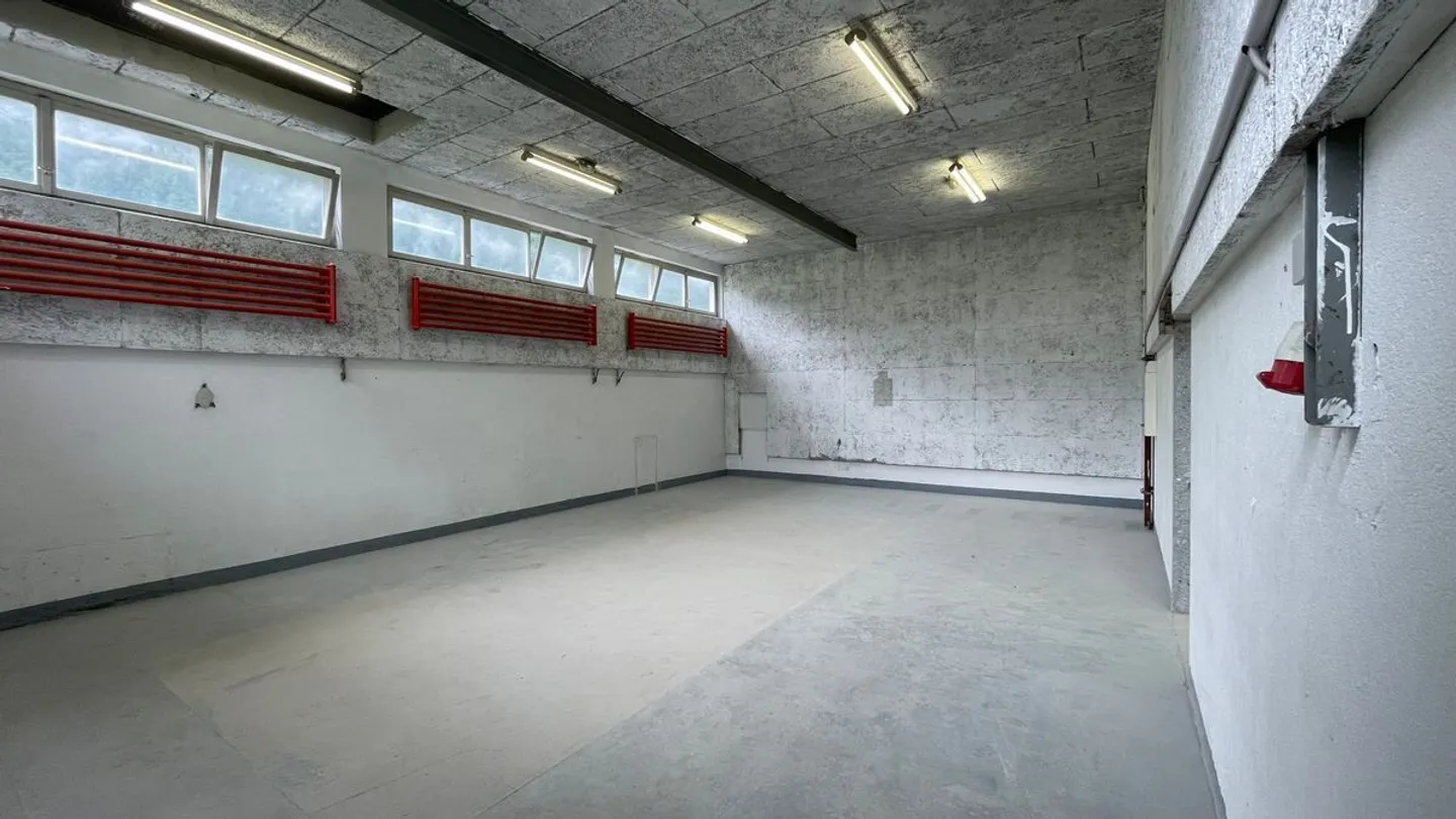 Storage spaces, commercial rooms and parking spaces for rent - Photo 5 of 8