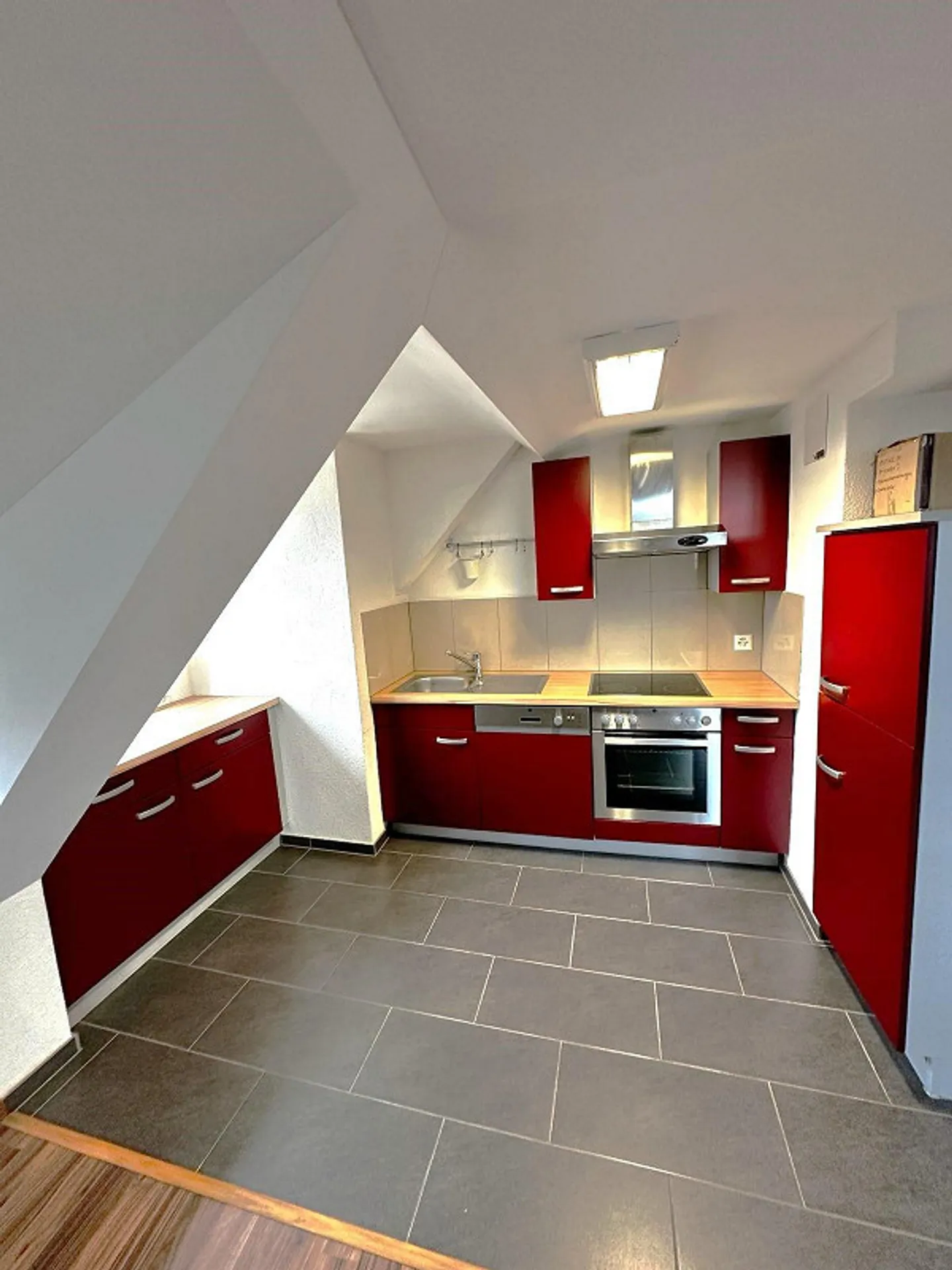 Casa multifamiliare storica con fascino e buon rendimento ad Arbon - Foto 11 di 14