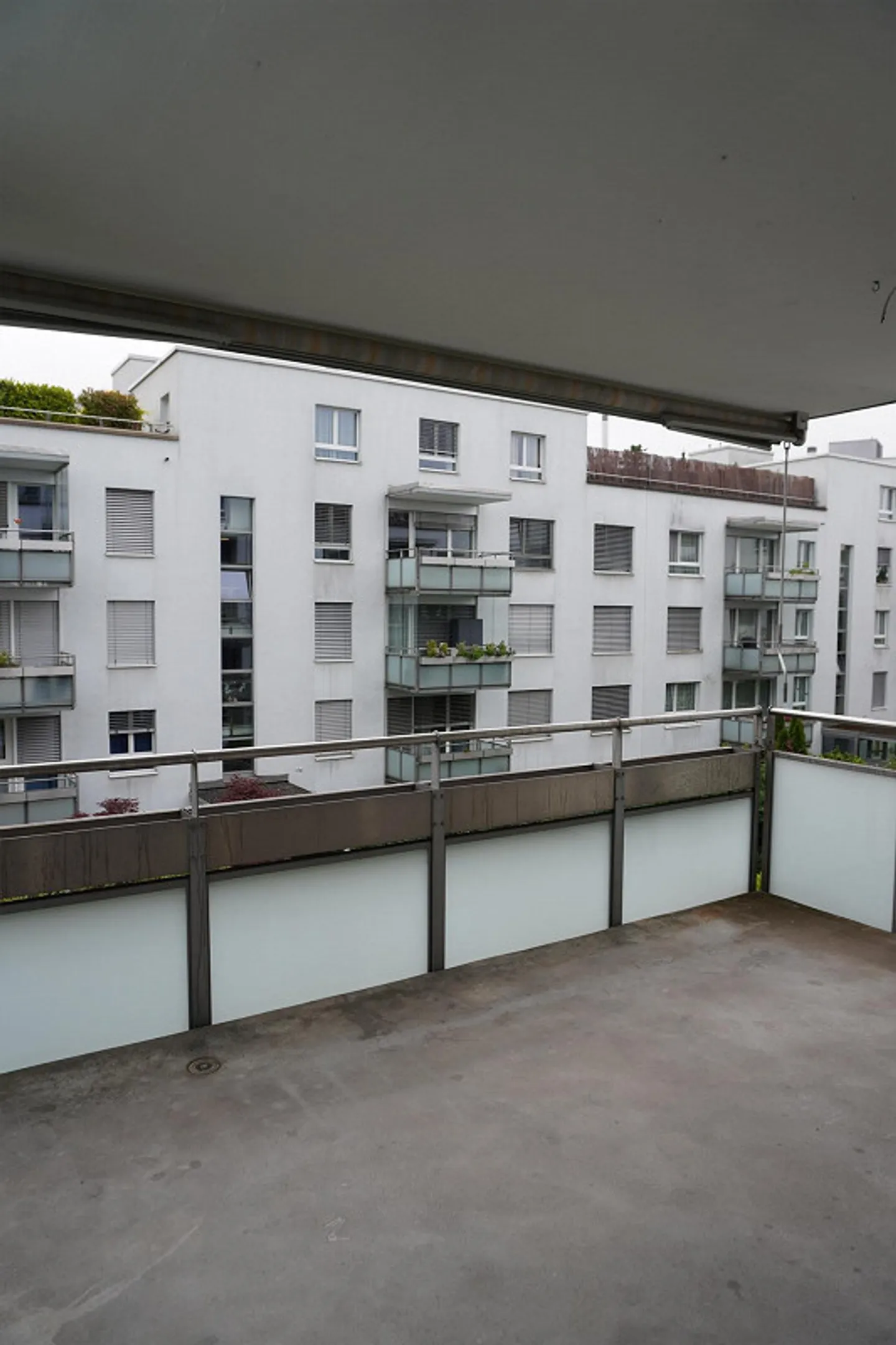 Appartamento attraente di 4,5 stanze in posizione centrale a Zurigo-Seebach - Foto 2 di 14