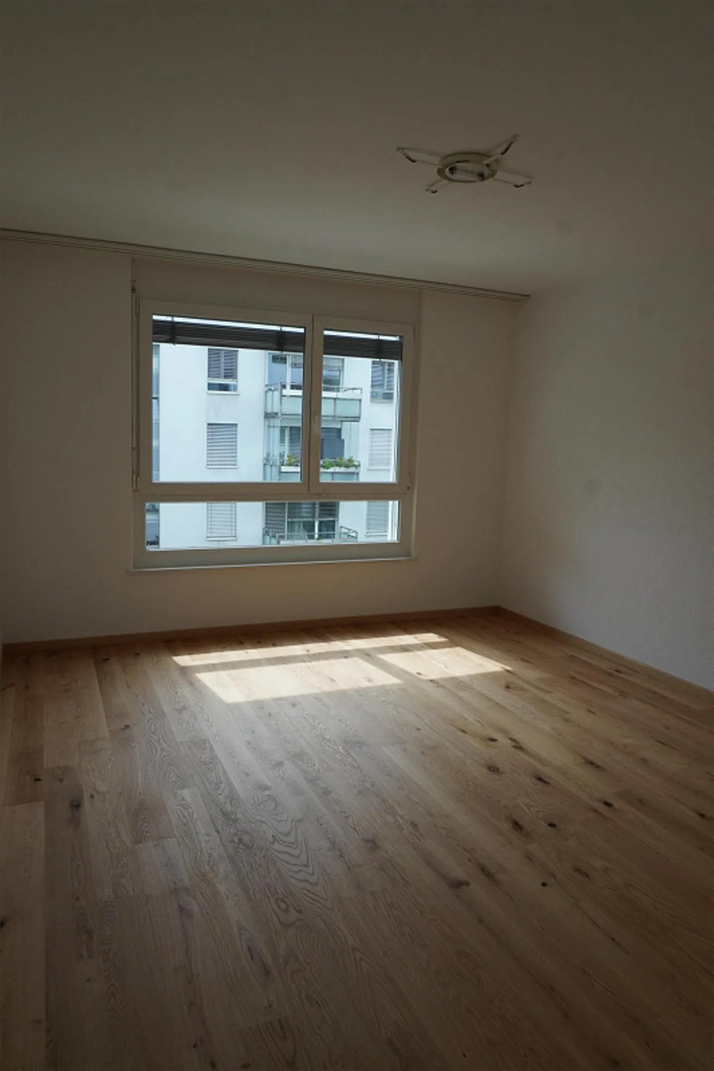 Appartamento attraente di 4,5 stanze in posizione centrale a Zurigo-Seebach - Foto 5 di 14