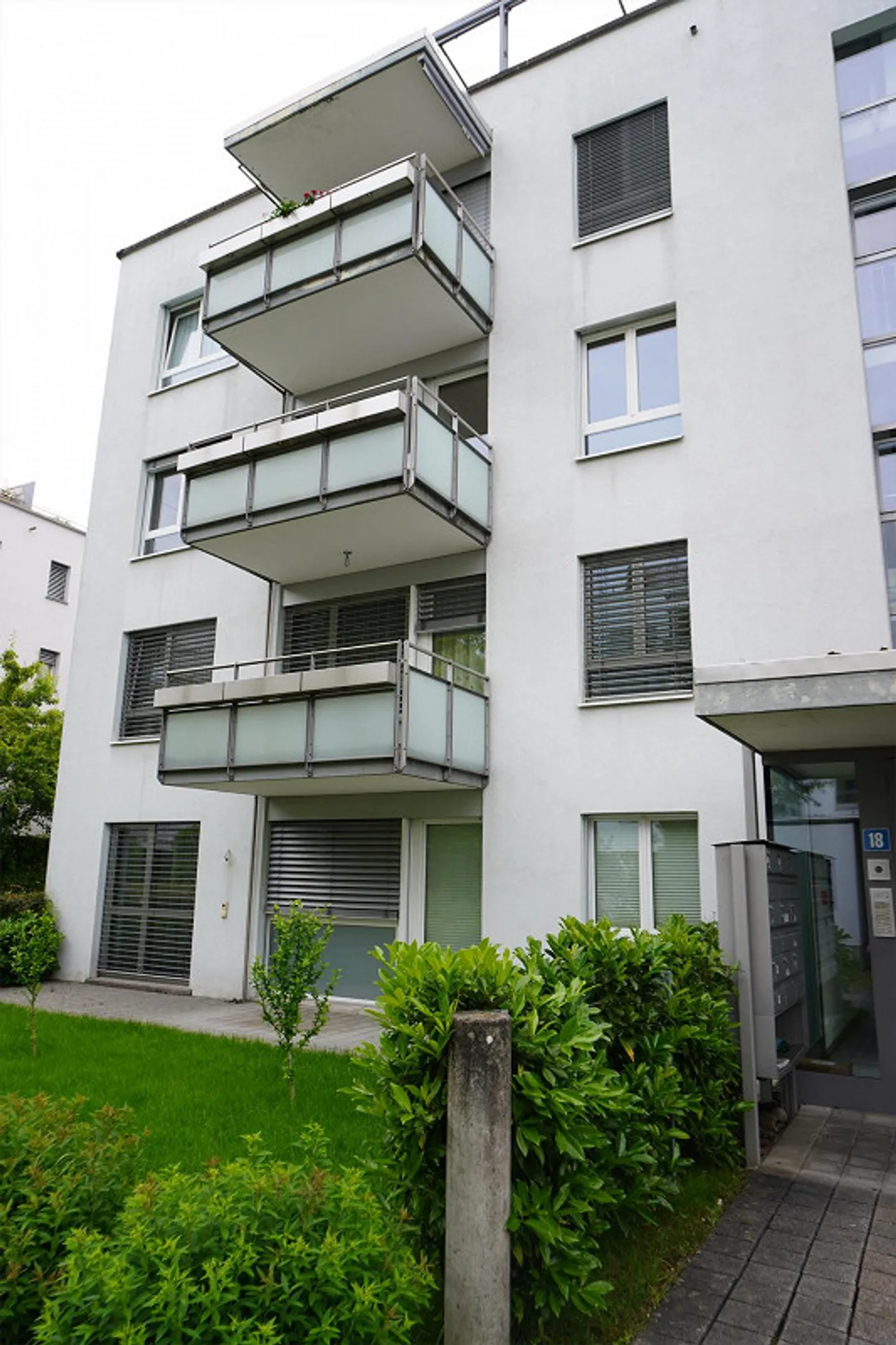 Appartamento attraente di 4,5 stanze in posizione centrale a Zurigo-Seebach - Foto 1 di 14