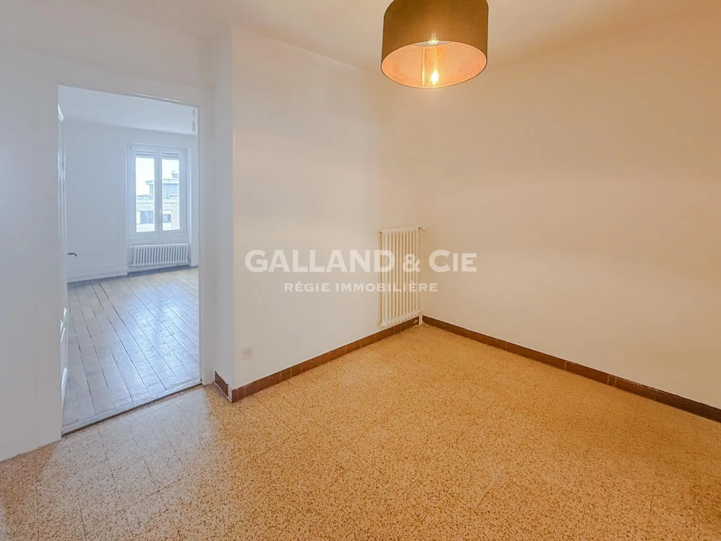 2-room apartment - Photo 1 of 5