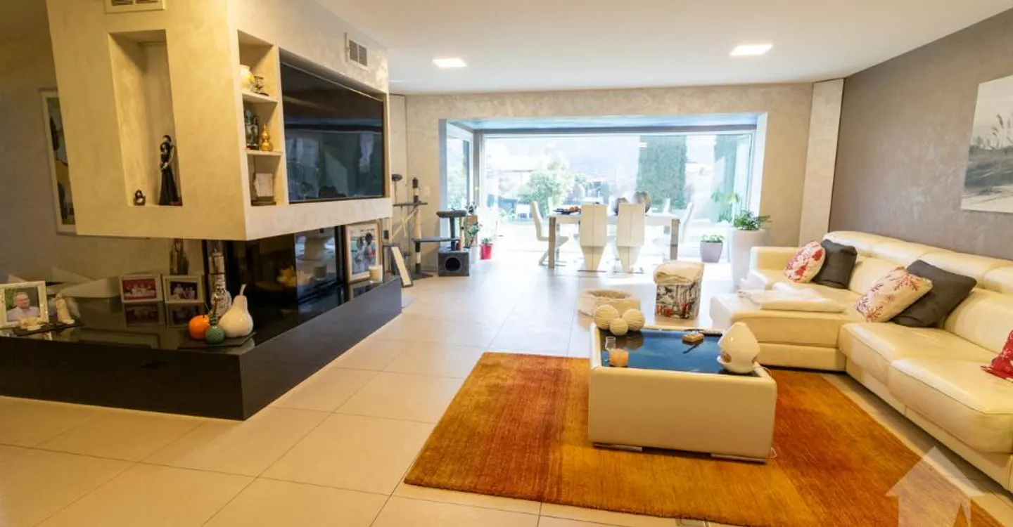 Magnifica villa in PPE con grande giardino e seminterrato - Foto 4 di 13