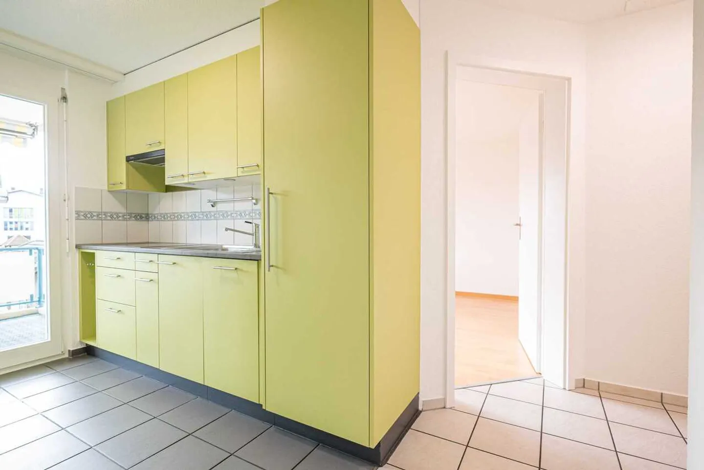 Bright 2.5-room apartment with balcony, centrally located in Toffen for sale - Photo 6 of 13