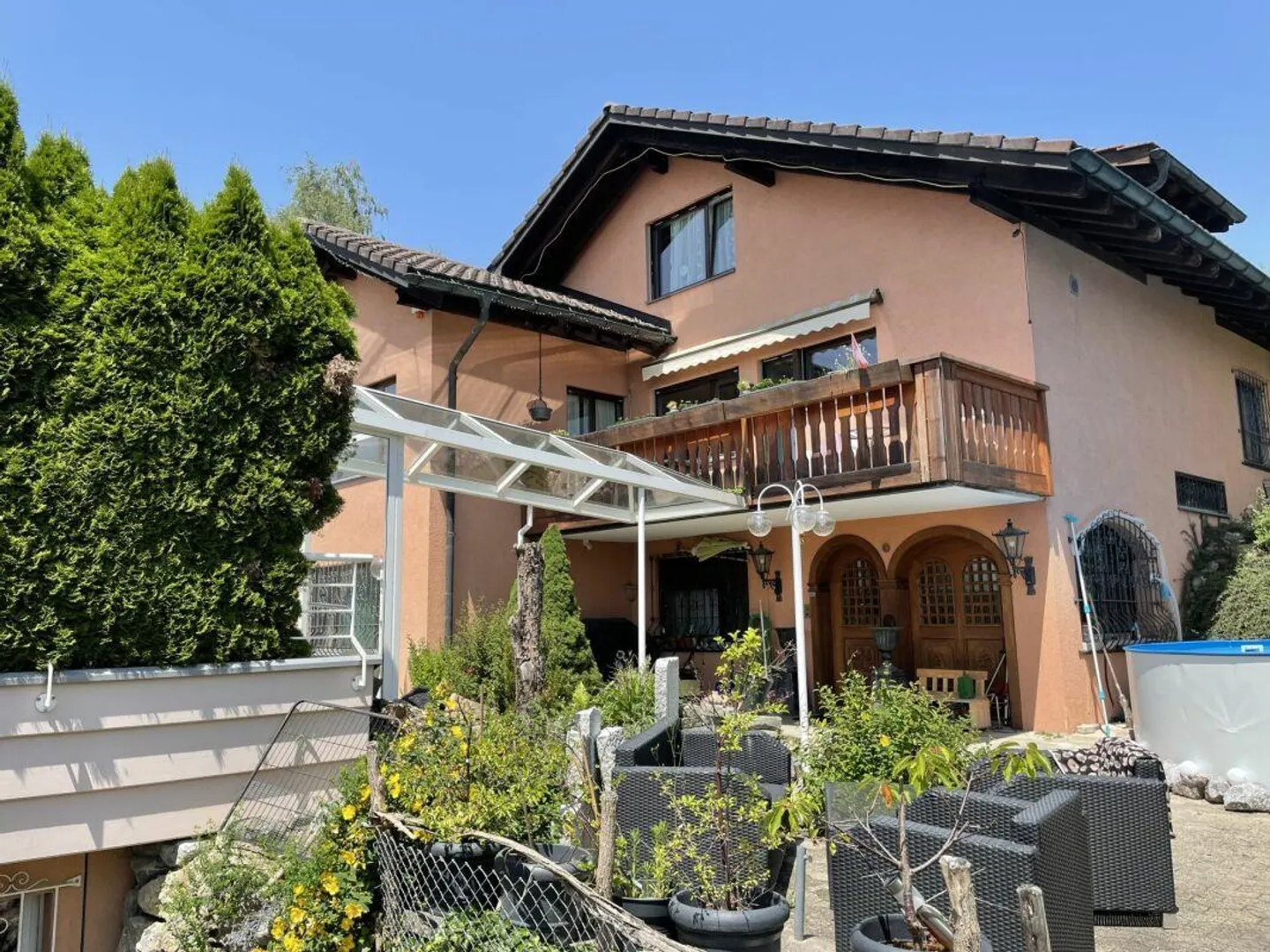 Casa intergenerazionale con 4 garage, 5 posti auto e vista mozzafiato sul lago e sulle montagne? - Foto 5 di 25