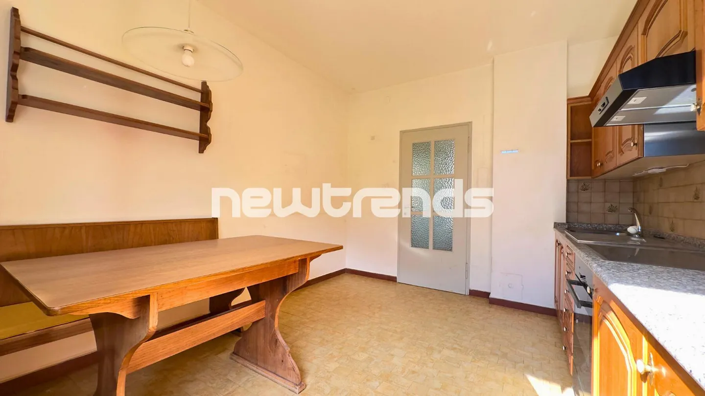 Villa with private garden and unobstructed view of the mountains - Photo 11 of 23