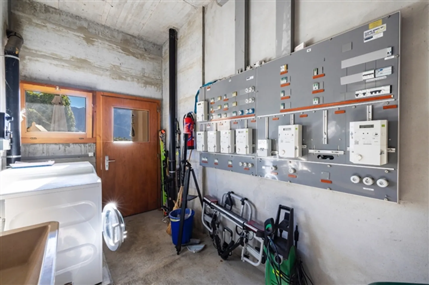 Multi-family house as a financial investment in Yvorne - Photo 7 of 9