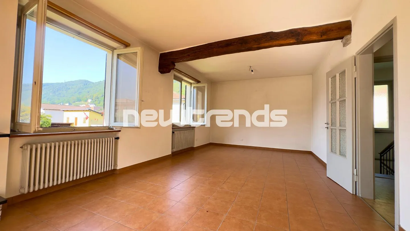 Villa with private garden and unobstructed view of the mountains - Photo 18 of 23