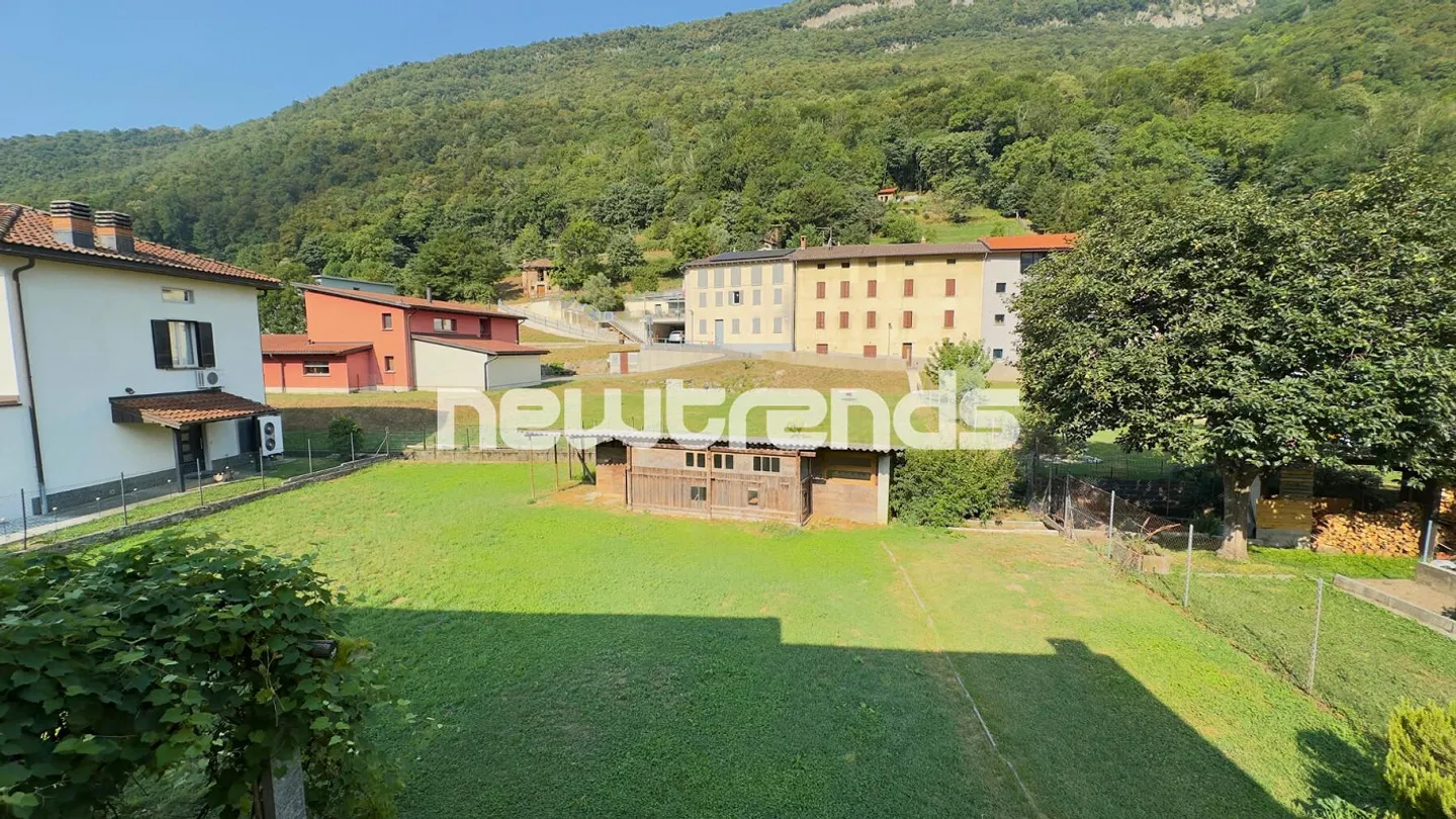Villa with private garden and unobstructed view of the mountains - Photo 15 of 23