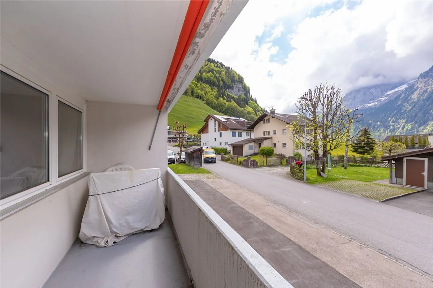 Appartamento per vacanze 3,5 locali nel popolare Neuschwändi - Foto 3 di 13