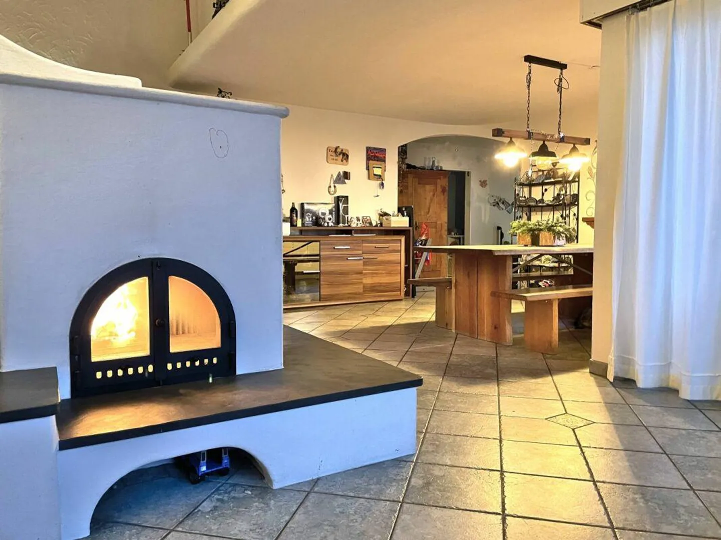 Casa intergenerazionale con 4 garage, 5 posti auto e vista mozzafiato sul lago e sulle montagne? - Foto 14 di 25